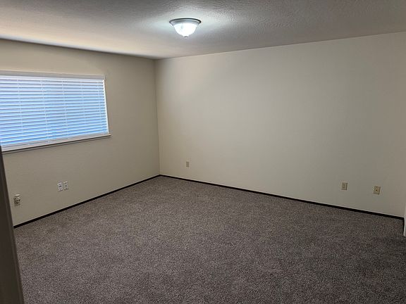 3rd image of 2116 Laurel Ave