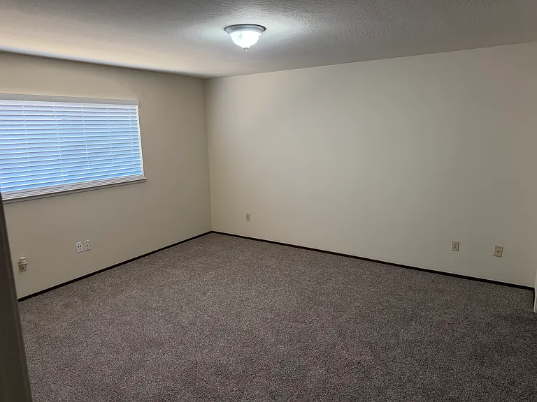 2116 Laurel Ave — Photo 3