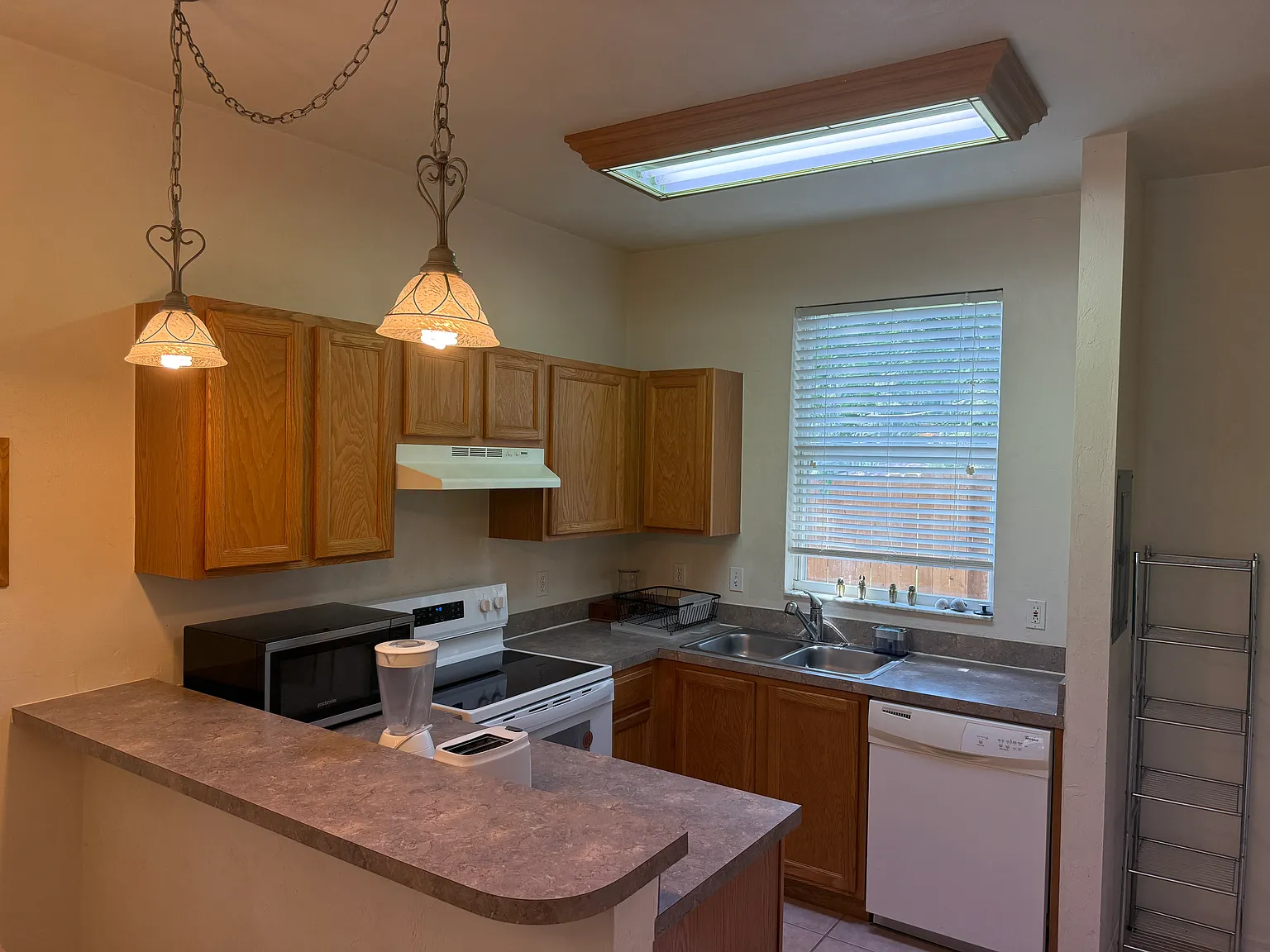 2 bed, 2.5 bath, 1114 sqft, $1,500 — Photo 3