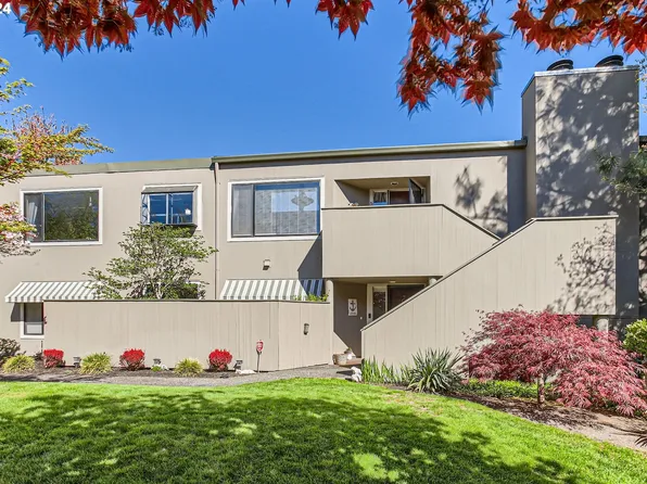 543 N Tomahawk Island Dr #4, Portland, OR 97217