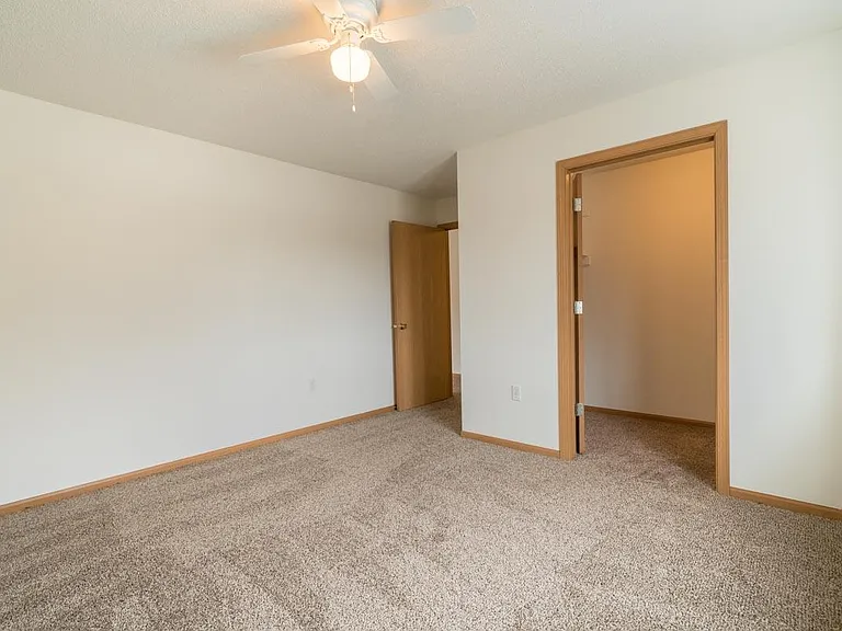 Northbrook Apartments — Photo 252