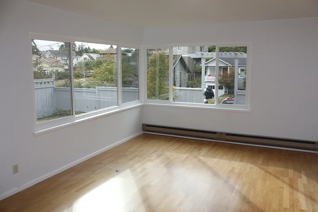 Sunnyside Triplex — Photo 3