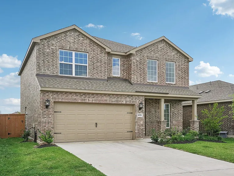 1006 Whispering Winds Dr — Photo 1