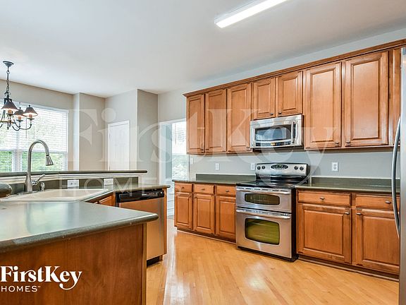 5th image of 104 Jamestown Oaks Dr