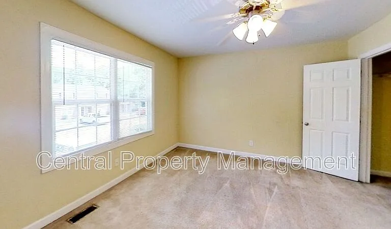 108 Silver Brook Dr — Photo 25
