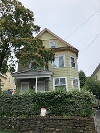 2nd image of 111-113 Saratoga St