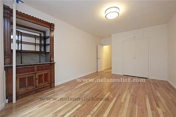 Rented by R New York | media 12