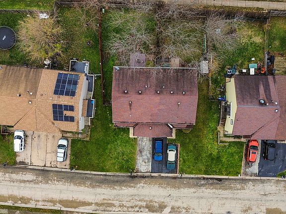 2nd image of 230 Juniper Ln #230