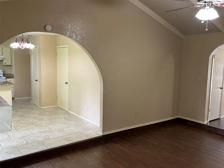 2310 Dartmouth Dr — Photo 12