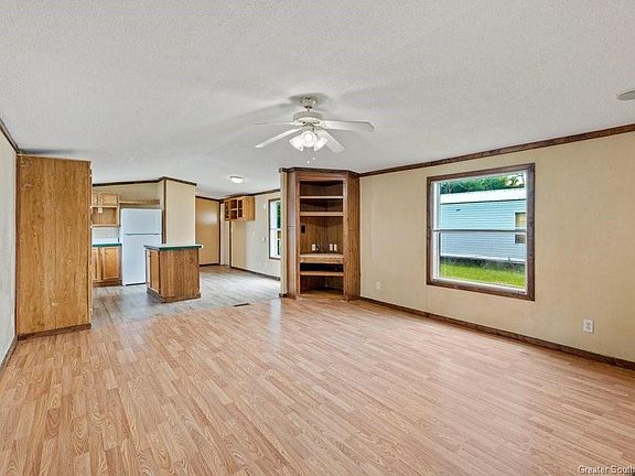 4th image of 2513 Dolphin Dr