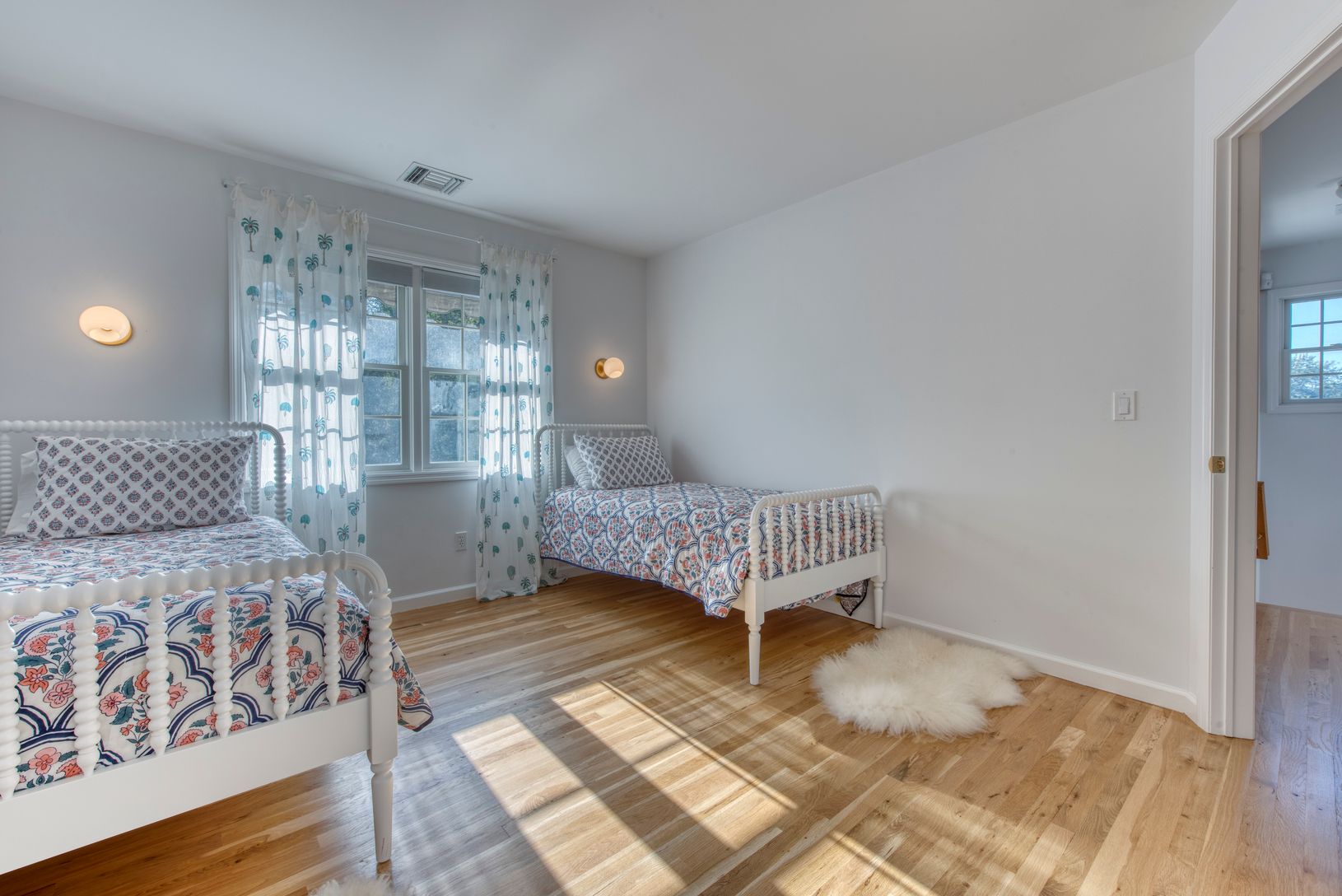   Comfortable Upper level bedroom 