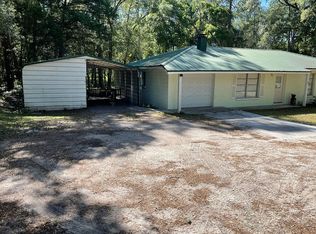 439 N Court St, Bronson, FL 32621