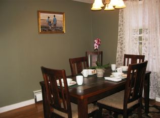 13 Mary Batchelder Rd, Hampton, NH 03842