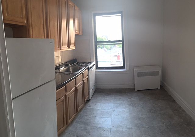 1st image of 3310 Crescent St APT 4H