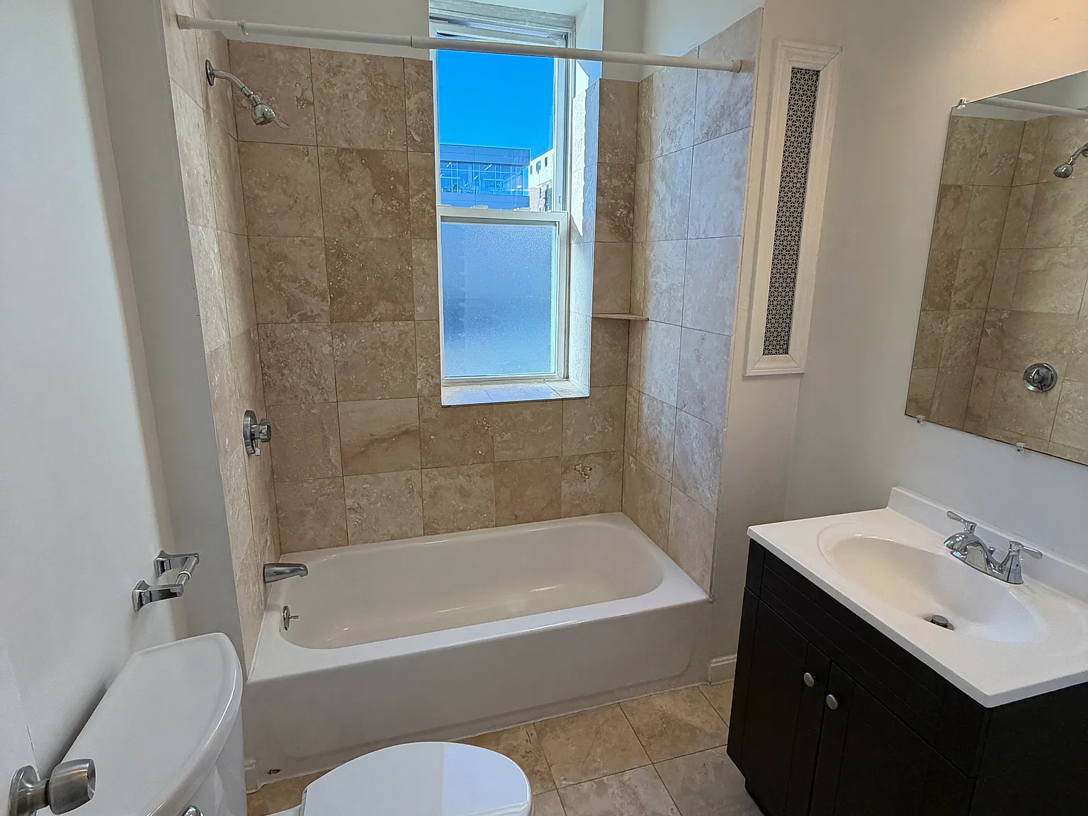 Studio, 1.0 bath, $2,200 — Photo 4