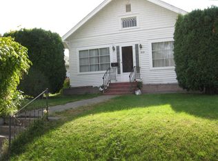 802 W 4th St, Grandview, WA 98930