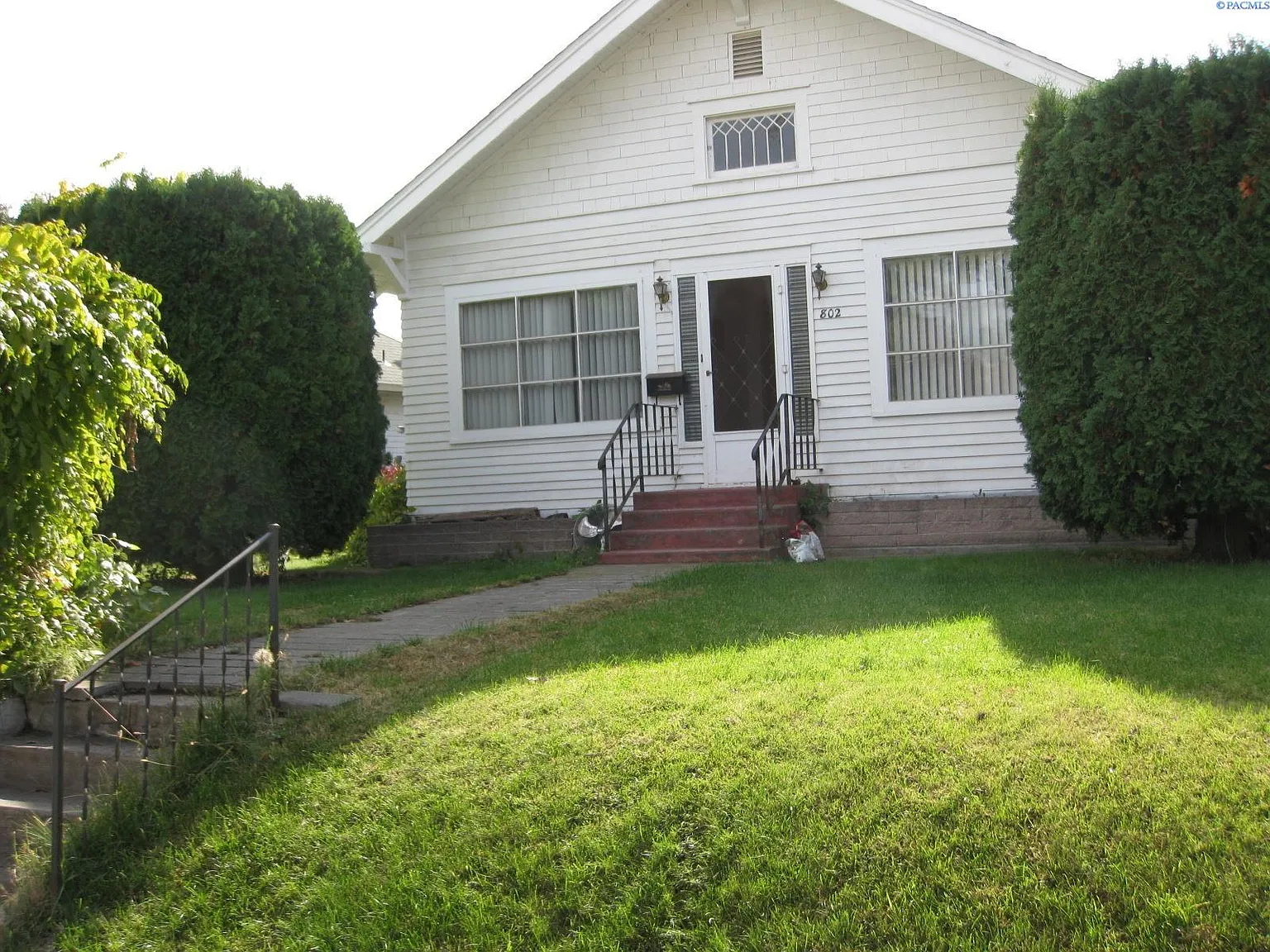802 W 4th St photo 1