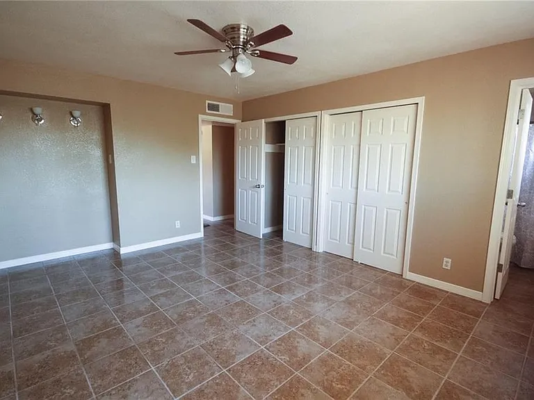 10804 Gloster Ct — Photo 10