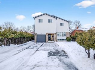 96 Invergordon Ave, Toronto, ON M1S 2Z2