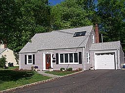 2nd image of 21 Woodcrest Dr