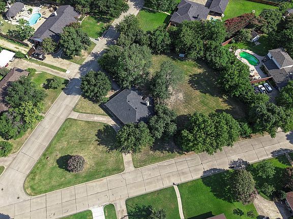 2nd image of 201 Valley View Dr N