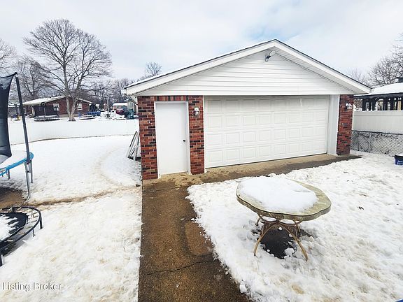 5th image of 4907 Rockaway Cir