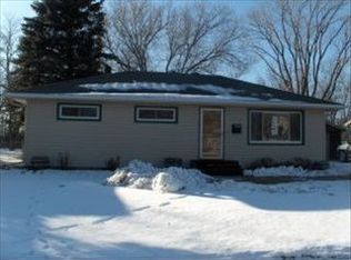 2210 10th St N, Fargo, ND 58102