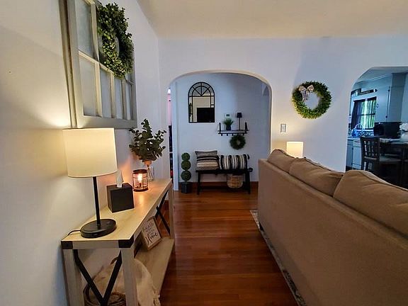 2nd image of 313 Lafayette Ave