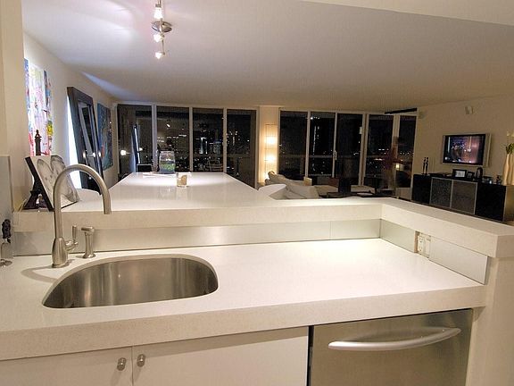 3rd image of 1717 N Bayshore Dr APT 3854