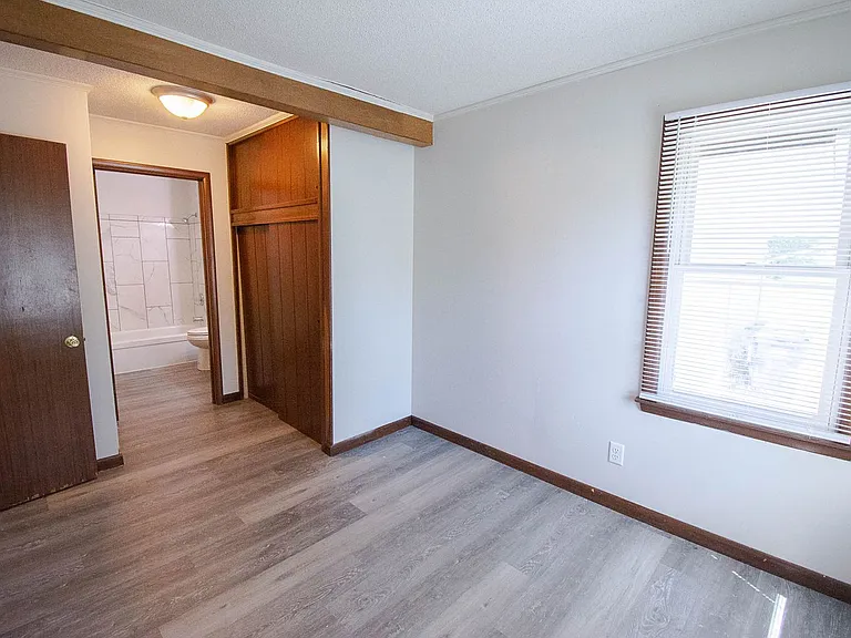 440 Church Ave — Photo 8
