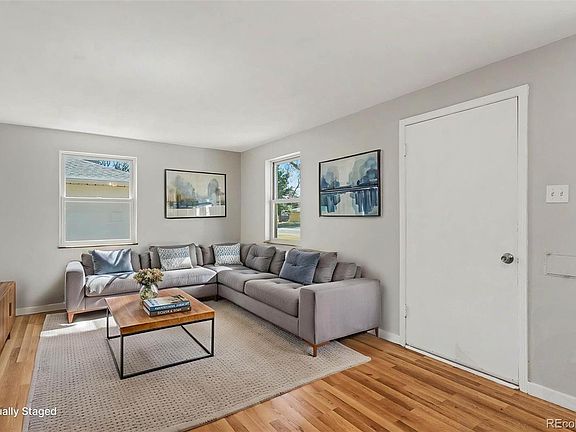2nd image of 3030 N Glencoe Street