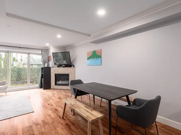 215 E 4th St #5, North Vancouver, BC V7L 1J1