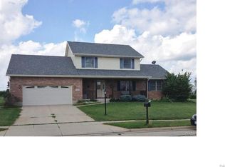 1060 Independence Dr, Xenia, OH 45385