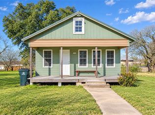 735 W Houston St, Giddings, TX 78942