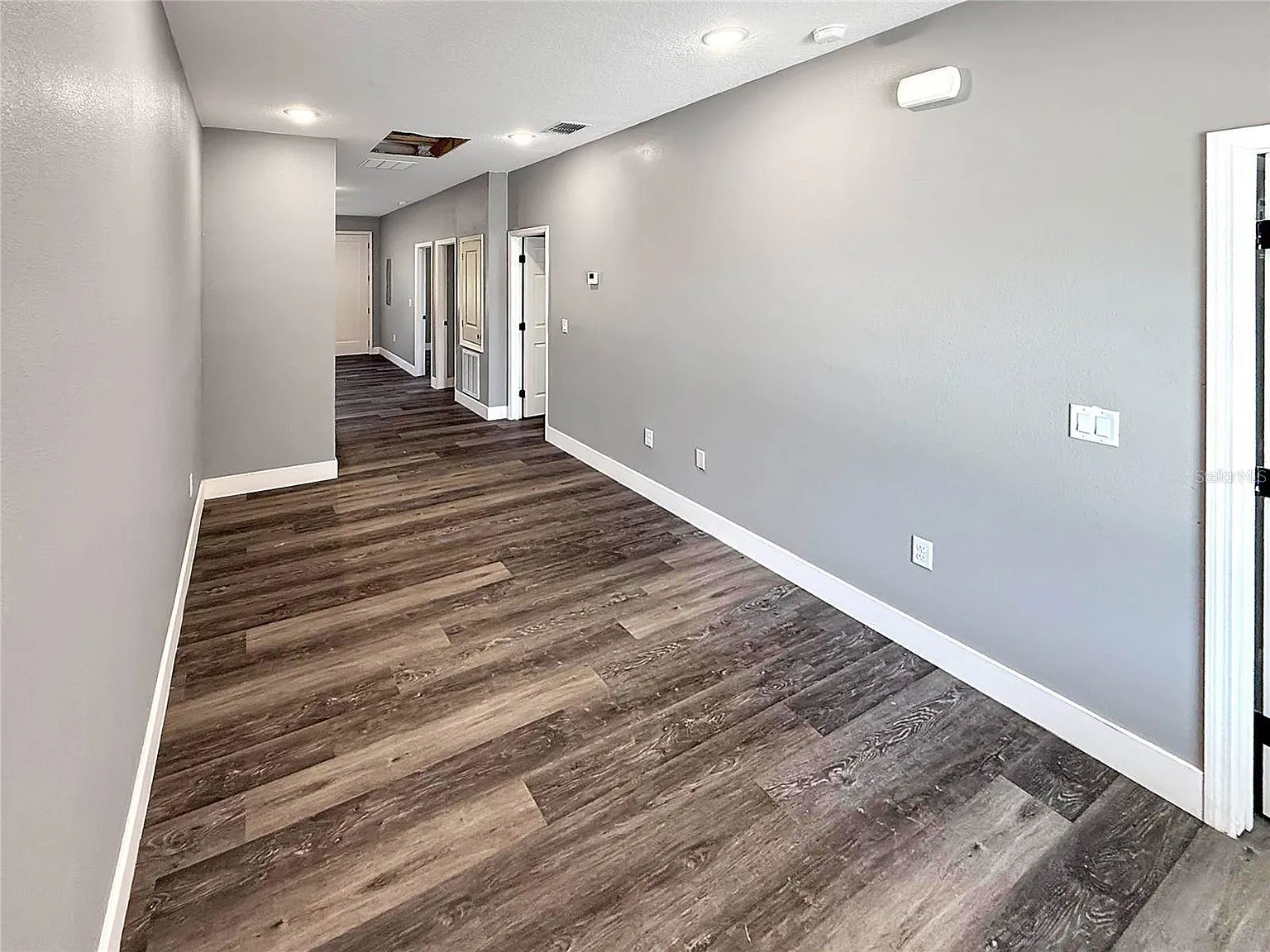 3 bed, 1005 sqft, $1,400 — Photo 3