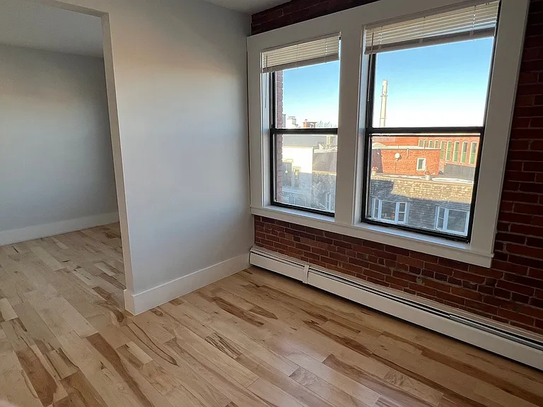 105 Main St — Photo 7