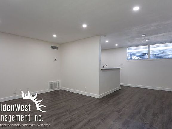 4th image of 910 E Marlette Ave APT 13