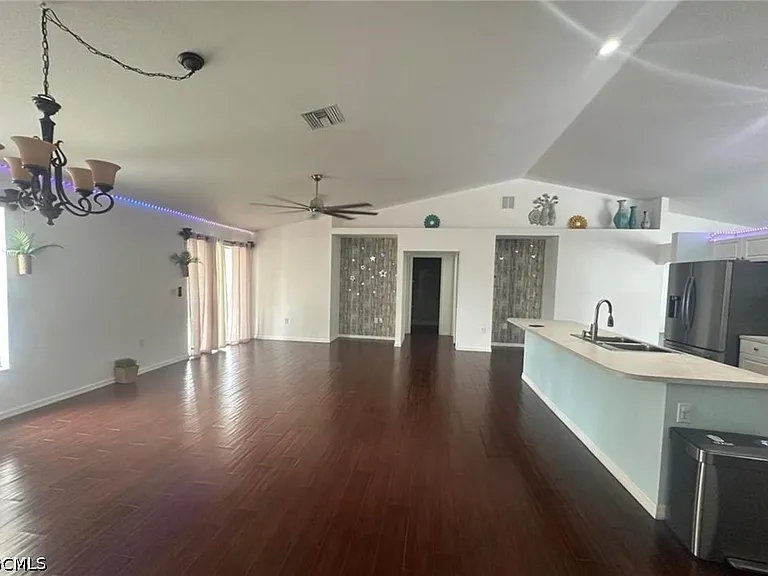 2115 NW 19th Ave — Photo 10