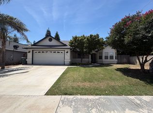 821 Woodland Ave, Exeter, CA 93221