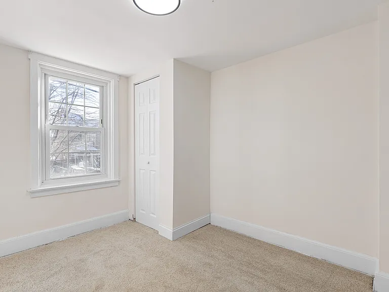 19 Denham Ave — Photo 8