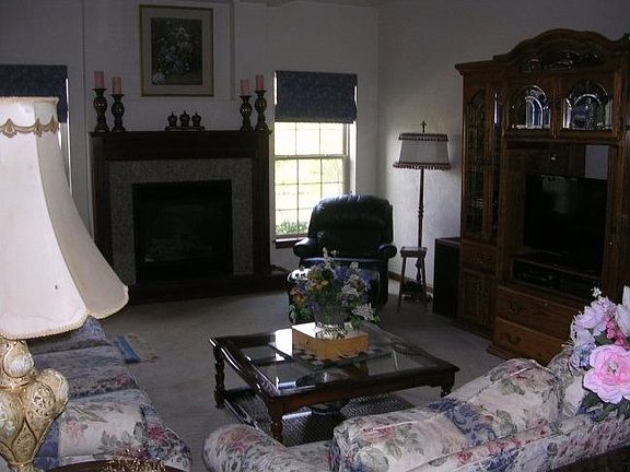3rd image of 1387 Willow Bend Ln