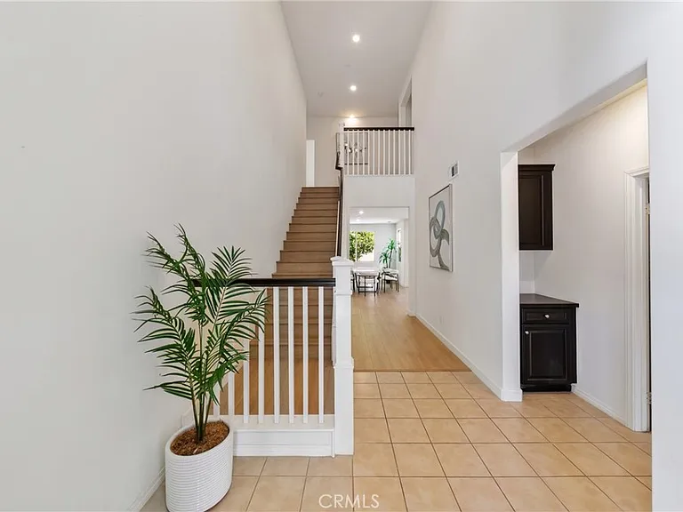 6956 La Rochelle Way — Photo 4