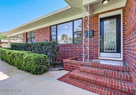 5th image of 5730 Floral Ave