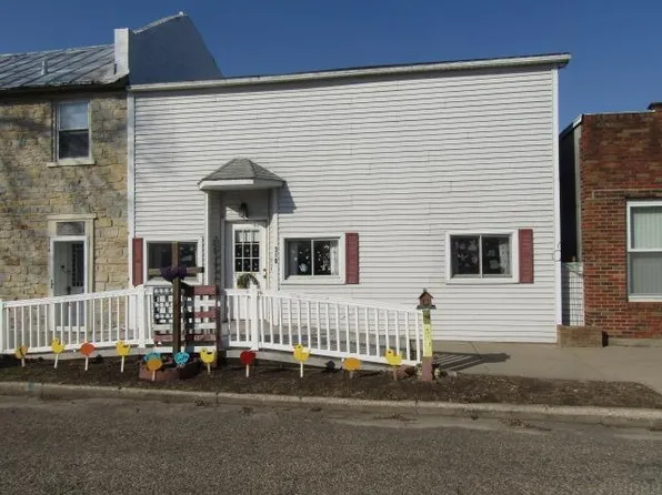 310 S 1st St, Guttenberg, IA 52052