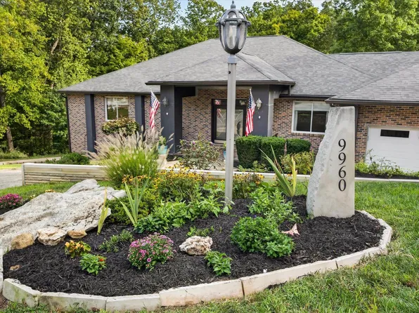 9960 S Saint Andrews Ct, Bloomington, IN 47401