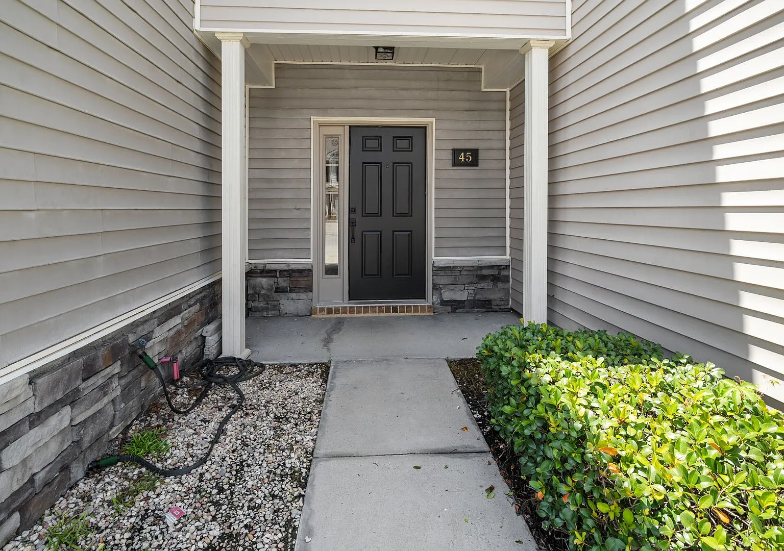 Thoughtfully Designed 3BR Home in The Commons with Open Floor Plan — Photo 3