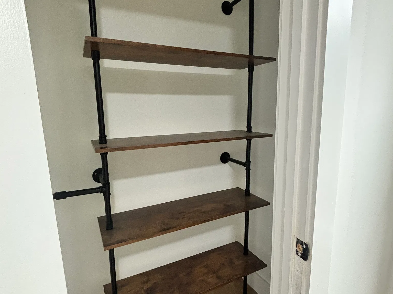 4 bed, 1550 sqft, $800 — Photo 2