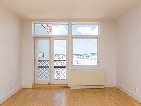 4th image of 114 Troutman St #421ASL