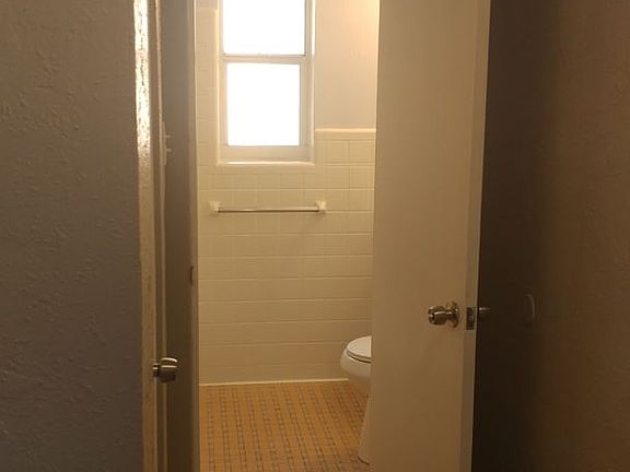 5th image of 1253 8th Ave S