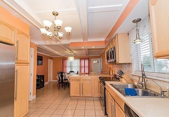 3rd image of 35 Elmwood Rd